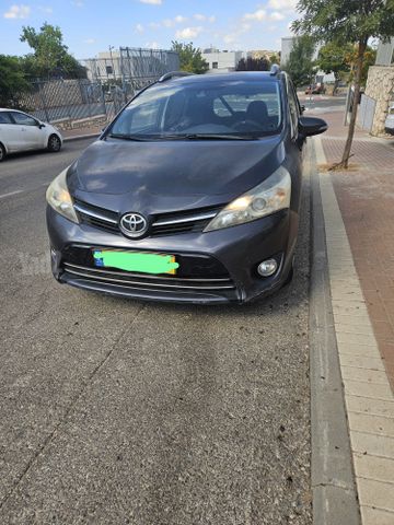 מודעת רכב טויוטה ורסו