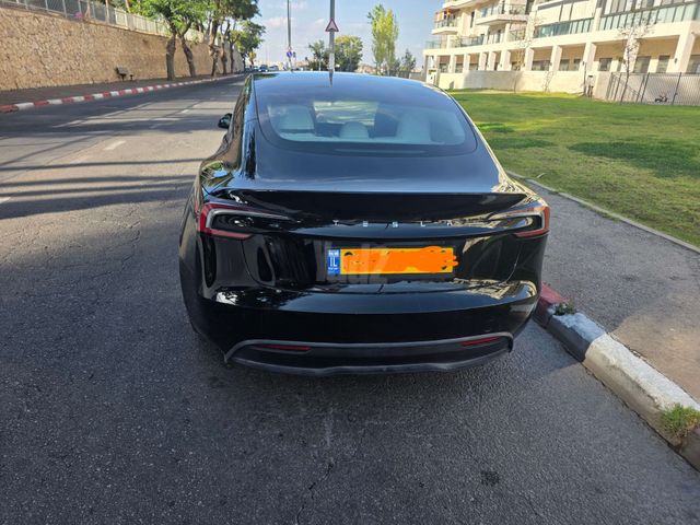 טסלה מודל 3
