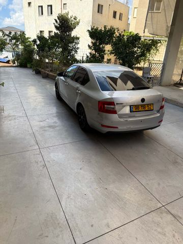 סקודה אוקטביה