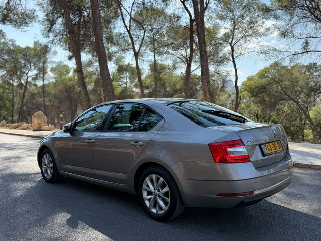סקודה אוקטביה