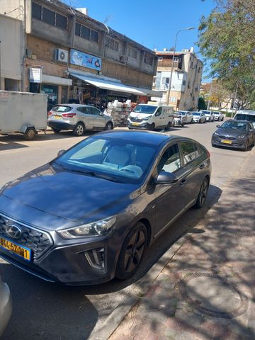 איוניק Premium FL היברידי אוט׳ 1.6 (141 כ״ס)