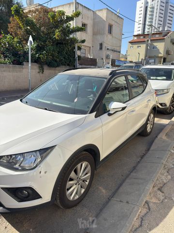 סיאט ארונה