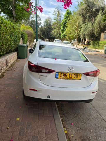 מאזדה 3