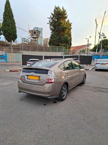 טויוטה פריוס