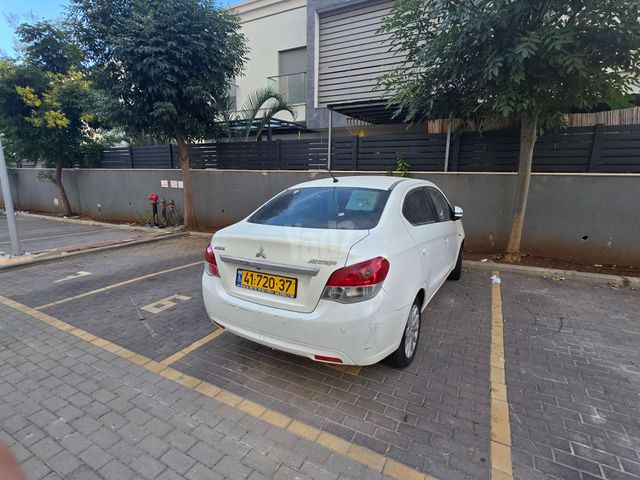 מודעת רכב מיצובישי אטראז'