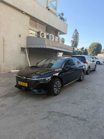 צ׳רי אריזו 8