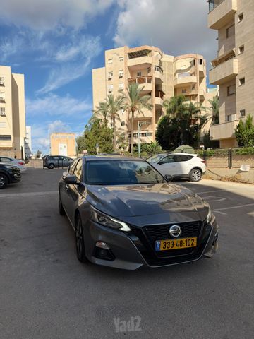 ניסאן אלטימה