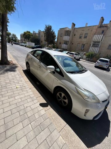 טויוטה פריוס