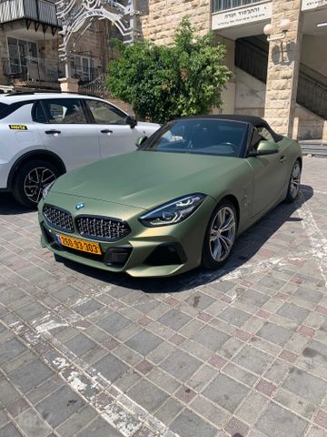 ב מ וו Z4