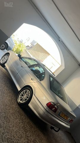 סדרה 5 Exclusive 525i אוט׳ 2.5 (193 כ״ס)