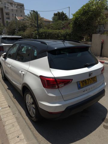 מודעת רכב סיאט ארונה
