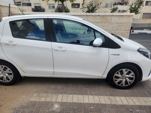 טויוטה יאריס