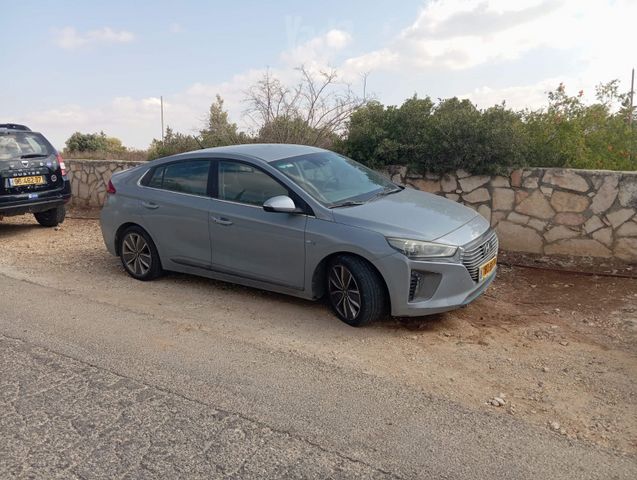 יונדאי איוניק
