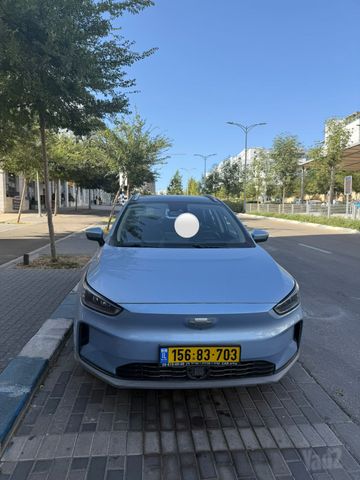 מודעת רכב ג׳ילי Geometry C