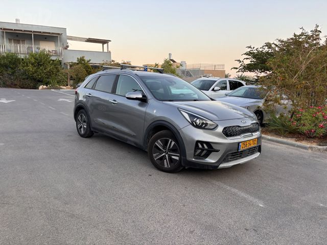 קיה נירו