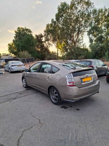 טויוטה פריוס
