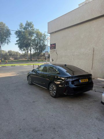 צ׳רי אריזו 8