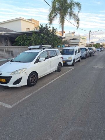 מודעת רכב מאזדה 5