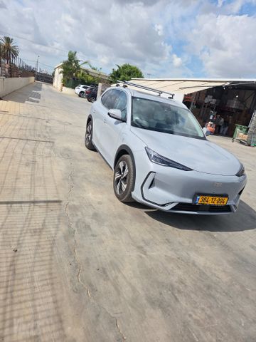 ג׳ילי גלקסי E5
