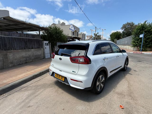 קיה נירו