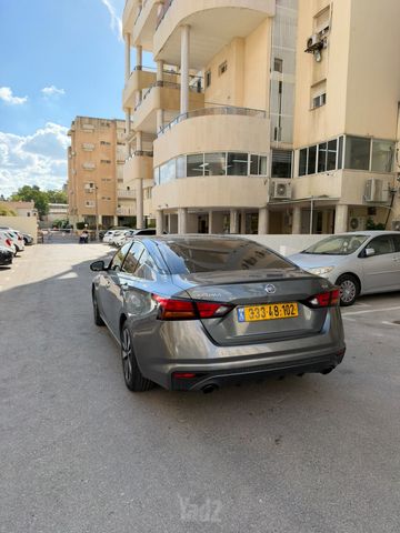 ניסאן אלטימה