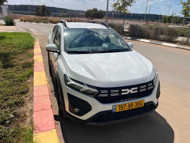 דאצ'יה סנדרו Stepway