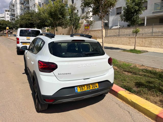 דאצ'יה סנדרו Stepway