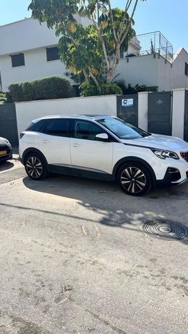 פיג'ו 3008