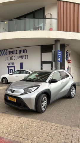 טויוטה אייגו X