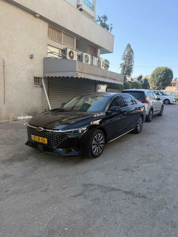 צ׳רי אריזו 8