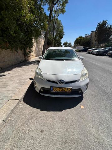 טויוטה פריוס