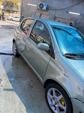 טויוטה יאריס