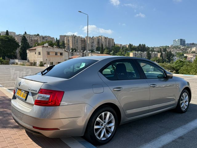 סקודה אוקטביה