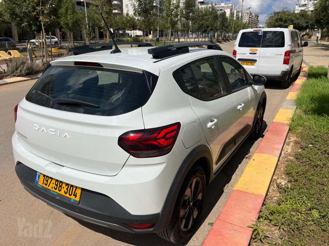 דאצ'יה סנדרו Stepway