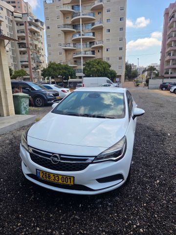 אופל אסטרה