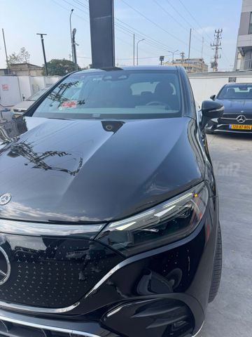 מרצדס-בנץ EQE SUV