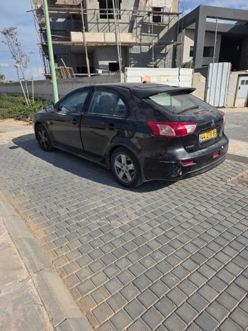 מיצובישי לנסר