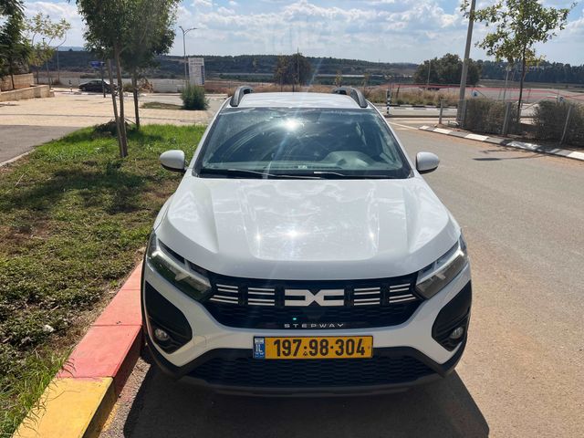 דאצ'יה סנדרו Stepway