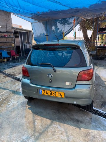 טויוטה יאריס