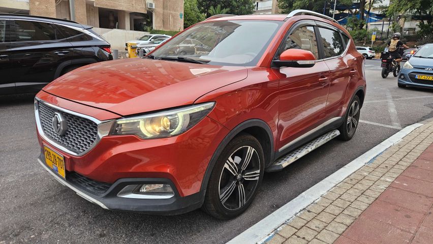 אם ג'י ZS