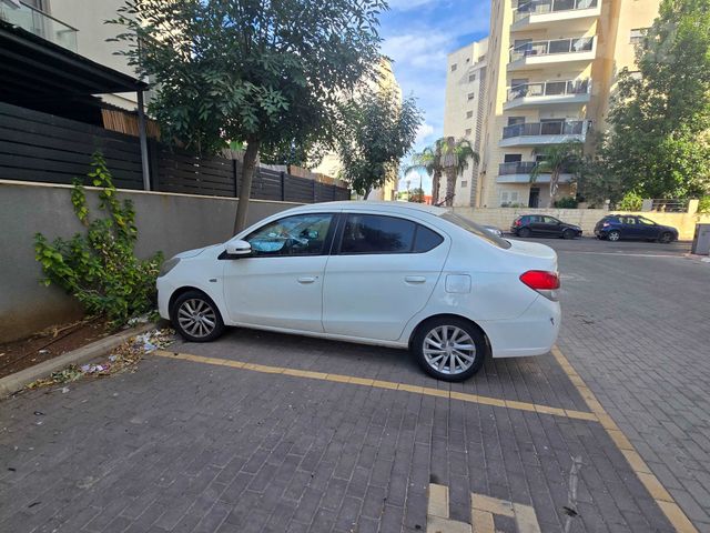 מיצובישי אטראז'