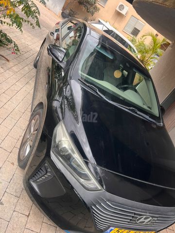 יונדאי איוניק