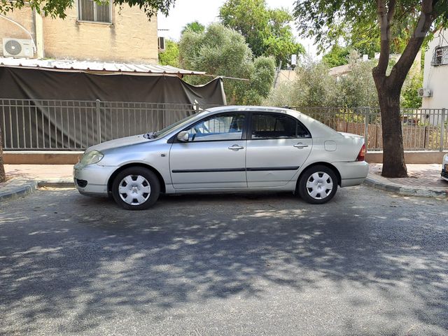 טויוטה קורולה