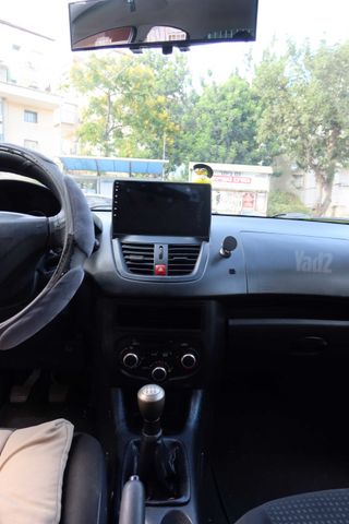 פיג'ו 206