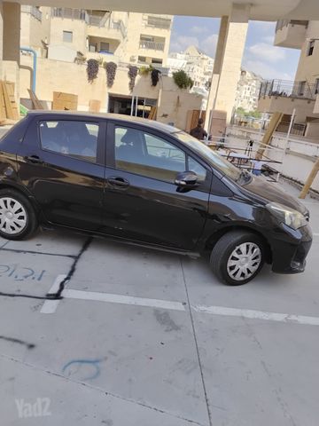 טויוטה יאריס