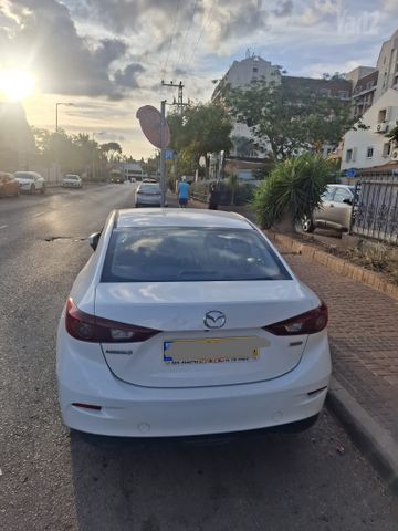 מאזדה 3