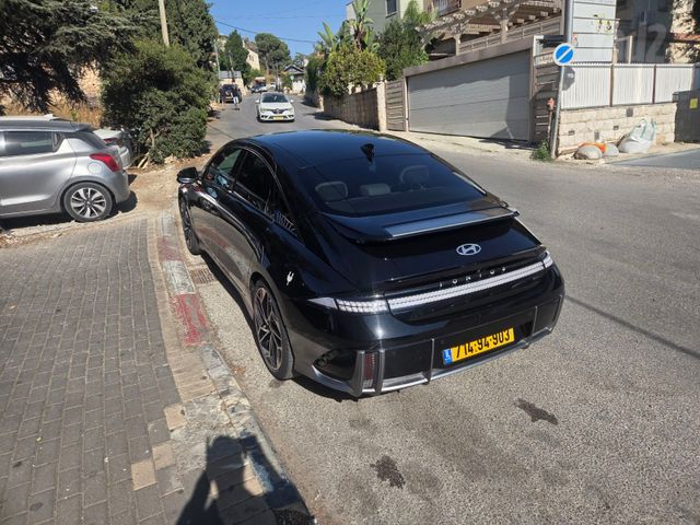 יונדאי איוניק 6