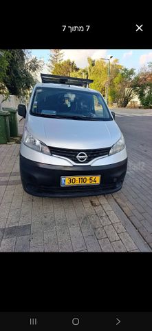 ניסאן NV200