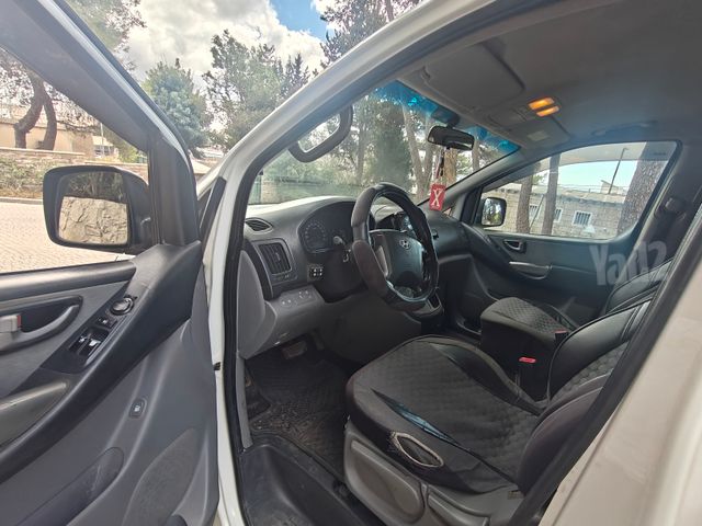 יונדאי H-1 / i800