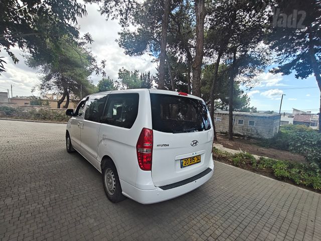 יונדאי H-1 / i800